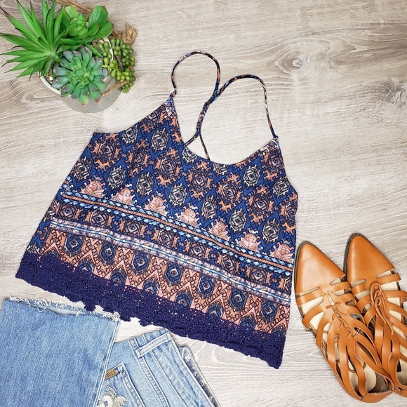 Forever 21 Tops - Forever 21 tank top with lace hem size small